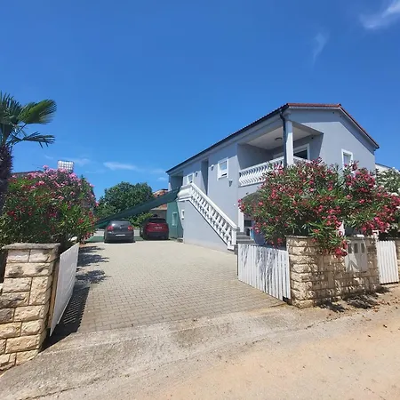 Apartmani Lucic Vir Exterior photo