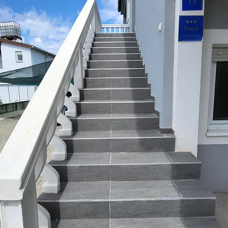 Apartmani Lucic Vir Exterior photo